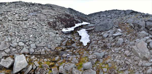 Ледник в истоке притока Эльморайока